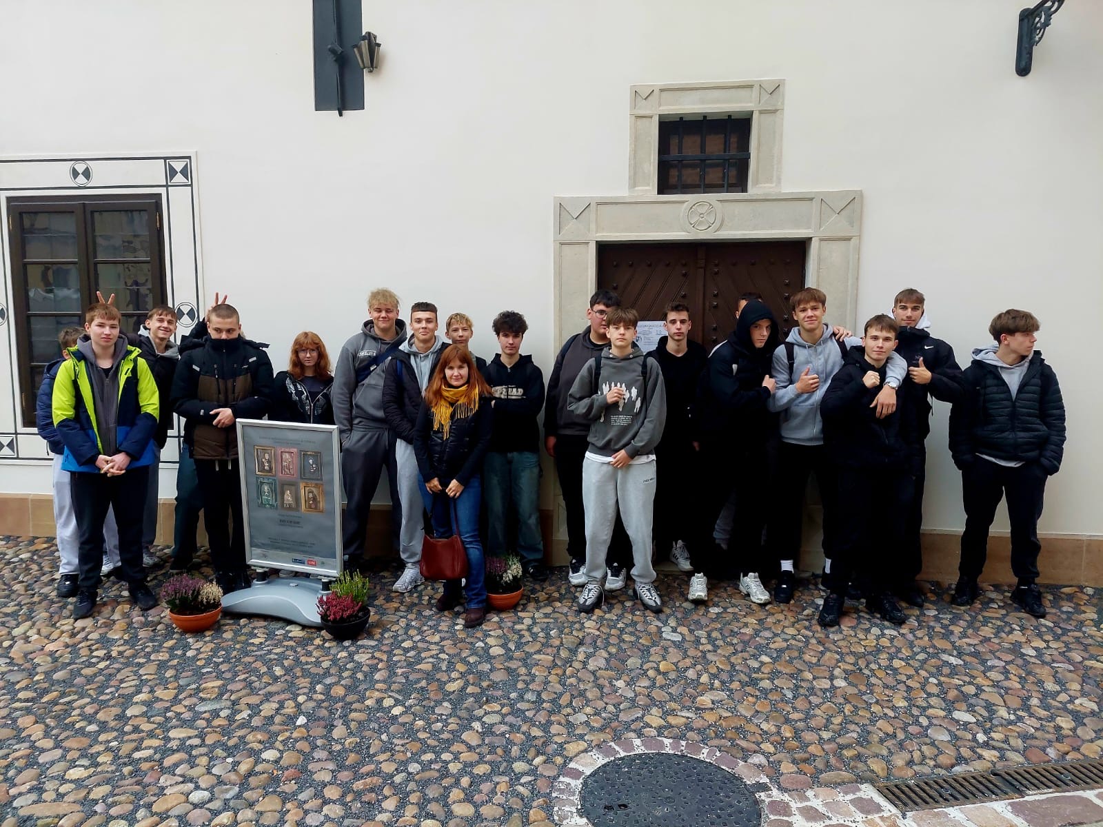 Lekcja historii wśród średniowiecznych zabytków